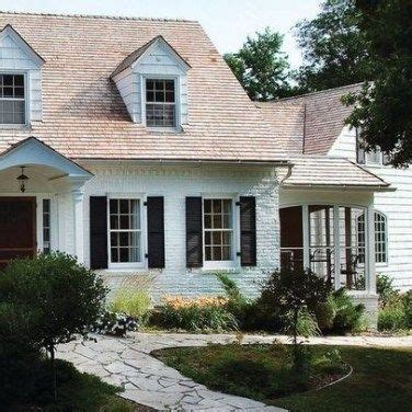 white house with brown roof - phonelistsofcaliforniaresidentcoupon