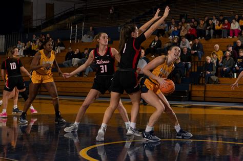 Women's basketball drops contest to UW-River Falls - University of Wisconsin, Eau Claire