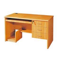 Teacher Table - Simple Teachers Table Manufacturer from New Delhi