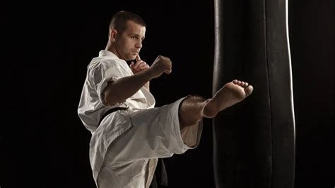 4 Basic Karate Kicks - How to Do a Karate Kick?