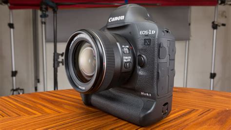 Canon EOS-1D X Mark II Review | PCMag