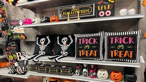 Michaels Electric Halloween Decor Line Has The Internet Buzzing