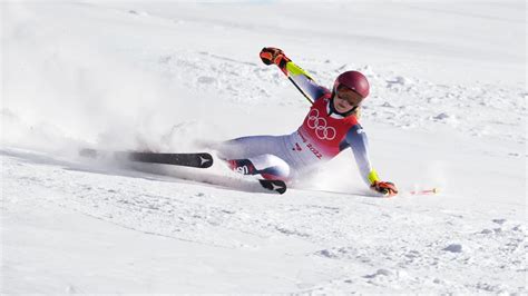 2022 Beijing Olympics: Mikaela Shiffrin out of giant slalom