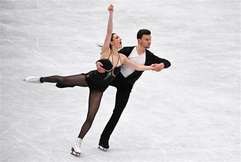 ISU to add qualifying round to expanded World Figure Skating Championships