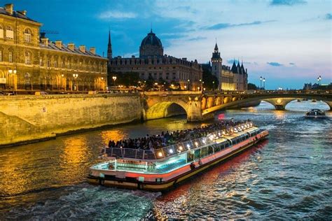 2023 Bateaux Parisiens Seine River Sightseeing and Dinner Cruise