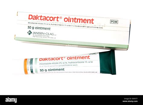 Daktacort ointment (miconazole nitrate) hydrocortisone steroid cream to ...