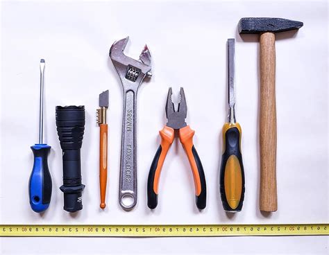 screwdriver, tool, phillips, craft, metal, repair, craftsmen, screw, work, mount, hand tool | Pikist