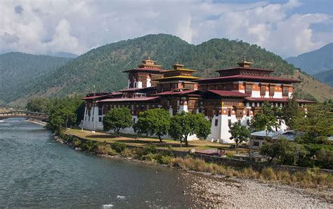 Kingdom of Bhutan| The Himalaya Kingdom | Government, Gross National Happiness