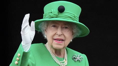 Heres Queen Elizabeths Favourite Sandwich Recipe For Afternoon Tea ...