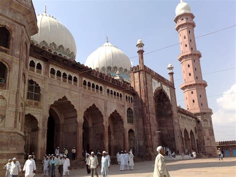 1001 Mosques: Taj-ul-Masjid, India