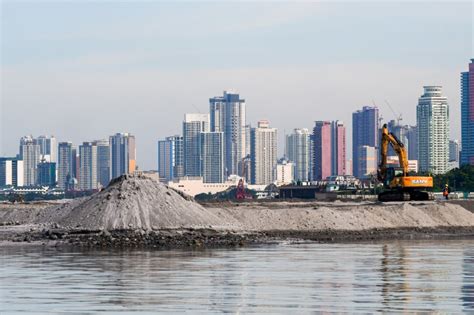 Aplikasyon para sa mga reclamation project, tigil muna | ABS-CBN News