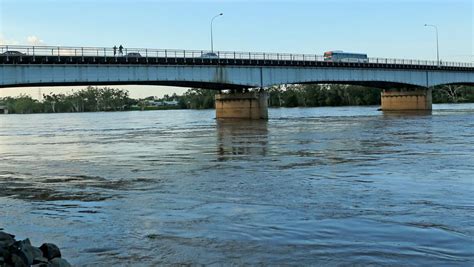 Queensland weather: Rockhampton residents told to evacuate as Cyclone ...