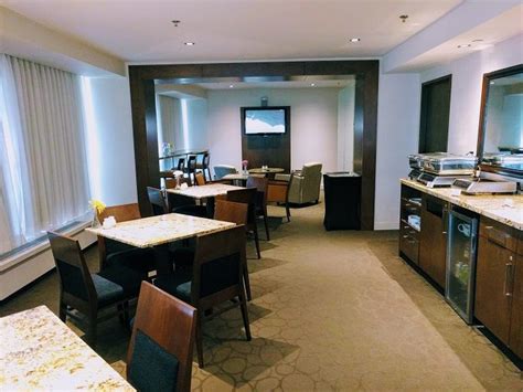 Review: Delta Hotel Ottawa City Centre - No Home Just Roam