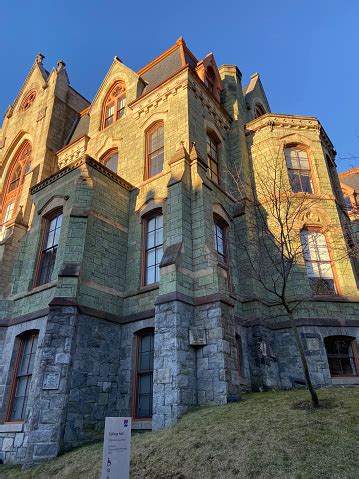 College Hall In Upenn Campus Stock Photo - Download Image Now - University of Pennsylvania ...