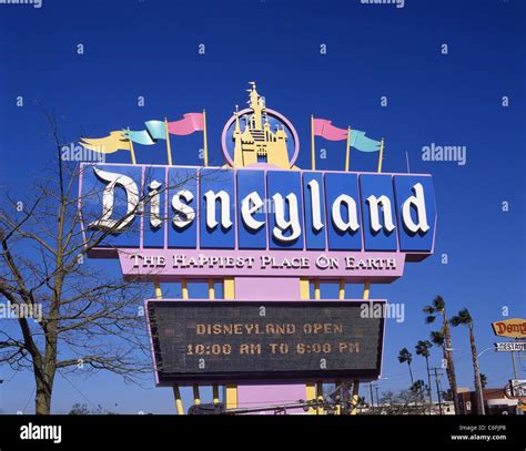 Disneyland Entrance Sign 2022