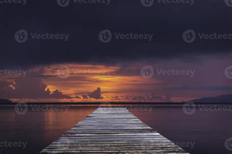 bridge and sea sunset 10221321 Stock Photo at Vecteezy