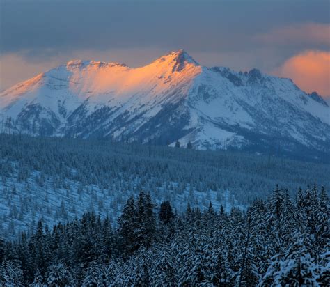 America's Great Outdoors, Yellowstone National Park boasts 4 mountain ...