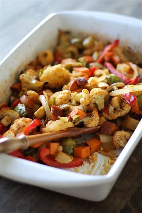 Easy oven roasted vegetables for a healthy side dish! This crowd pleaser recipe is easy ...