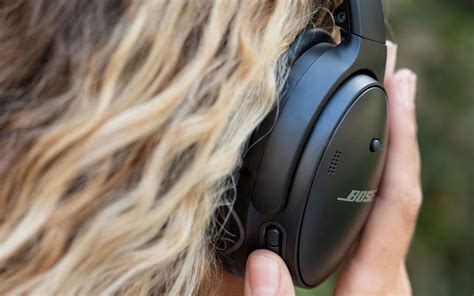 Bose QuietComfort 45 headphones have improved ANC and a familiar design ...