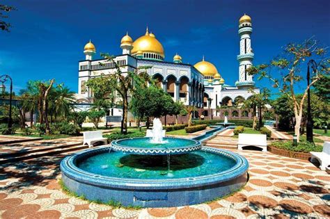 Istana Nurul Iman - the largest palace in the world » Tripfreakz.com