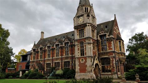 Cambridge University campus visit : England | Visions of Travel