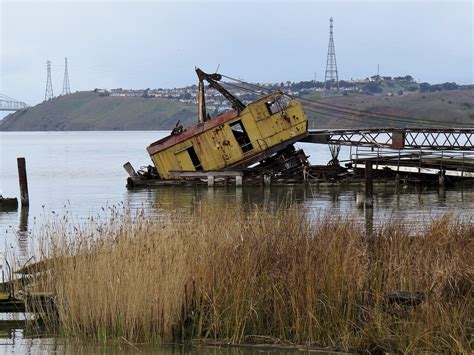 Derelict Steam Crane | On a submerged and rotting wooden bar… | Flickr