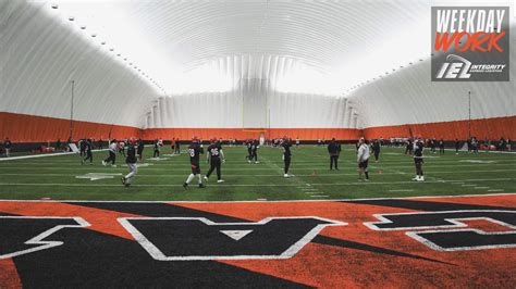 PHOTOS: Bengals Practice in the Indoor Facility for the First Time