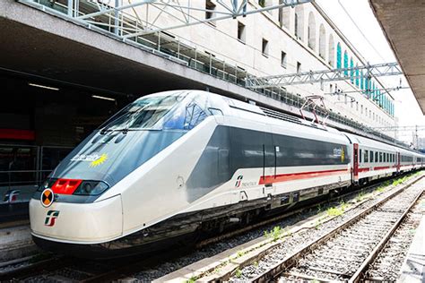 Più comfort e puntualità per i viaggiatori degli Intercity Trenitalia