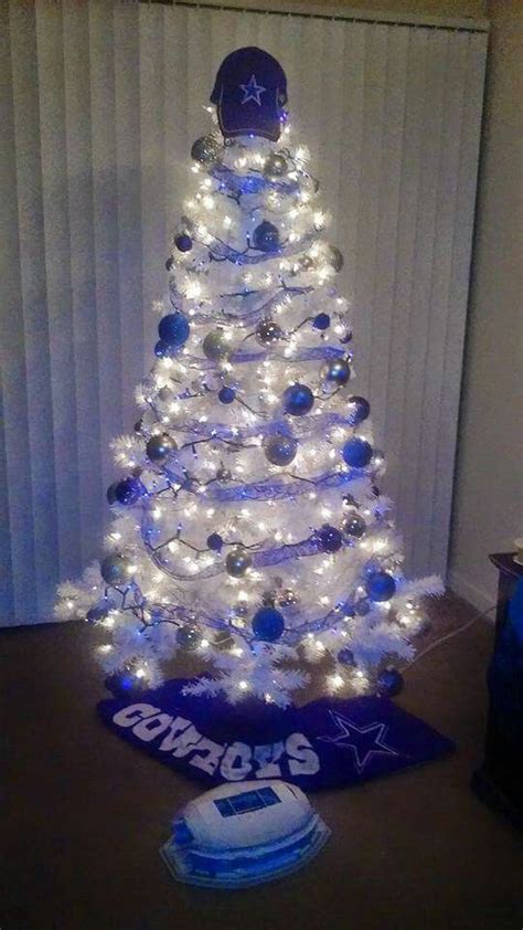 Dallas Cowboys Christmas tree. | Winter scenery, Christmas decorations ...