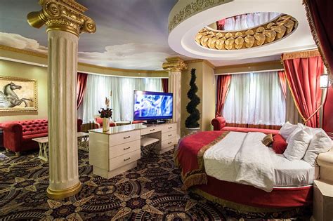 Fantasyland Hotel - Where Dreams Are In Rare Agreement With Reality