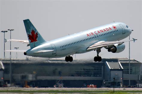 Air Canada A320 C-FNVV | A new livery Air Canada Airbus A320… | Flickr