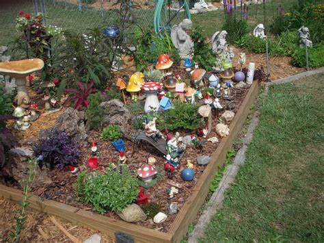 2011 Gnome Garden | Fairy garden designs, Garden gnomes costume, Funny garden gnomes