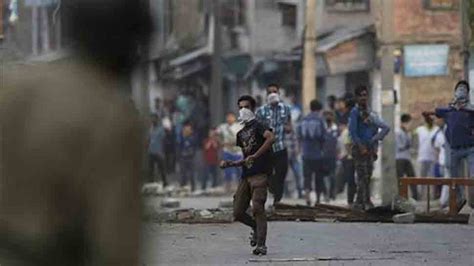 Stone pelting in Jammu and Kashmir declined since scrapping of Article 370: MHA | India News ...