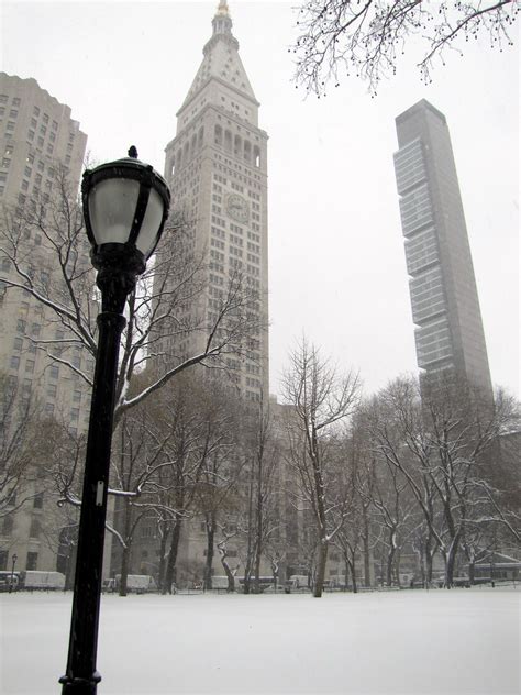 Lamp Post in Snow in Madison Square Park - New York City (… | Flickr