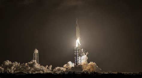 SpaceX Nails 100th Falcon 9 Landing - ExtremeTech