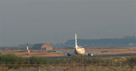 Plane on the landing strip 28541327 Stock Video at Vecteezy