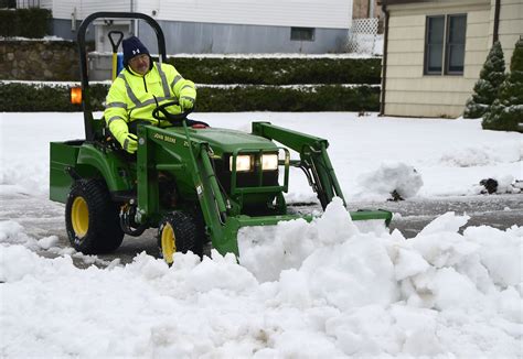 Deere 2210: Specs, Engine, Transmission, Dimensions