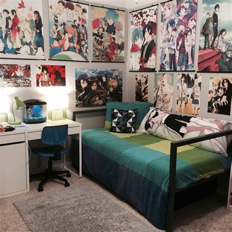 Anime room #animeroom #otaku #anime | Cosas de dormitorio, Decoración ...