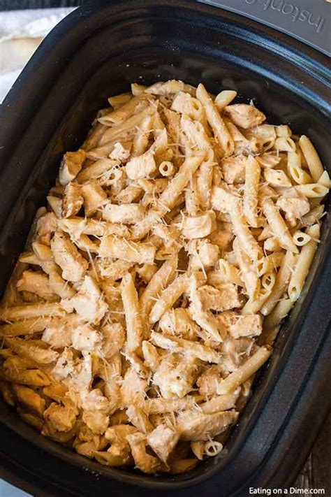 Crock pot olive garden chicken alfredo pasta - Delicious and easy!