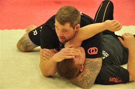 Blood vs Air Jiu-Jitsu Chokes: Which Are Better? - BJJ World