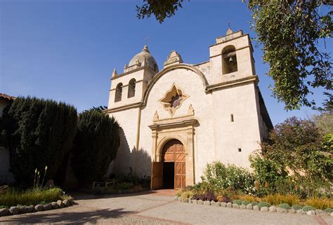 San Carlos Borromeo de Carmelo - California Mission Guide