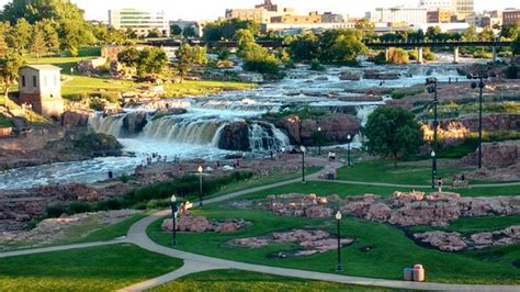 Relaxing experience - Falls Park, Sioux Falls Traveller Reviews ...