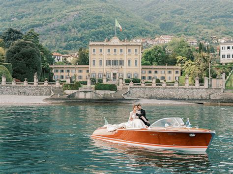 wooden boat – Teardrop Wedding