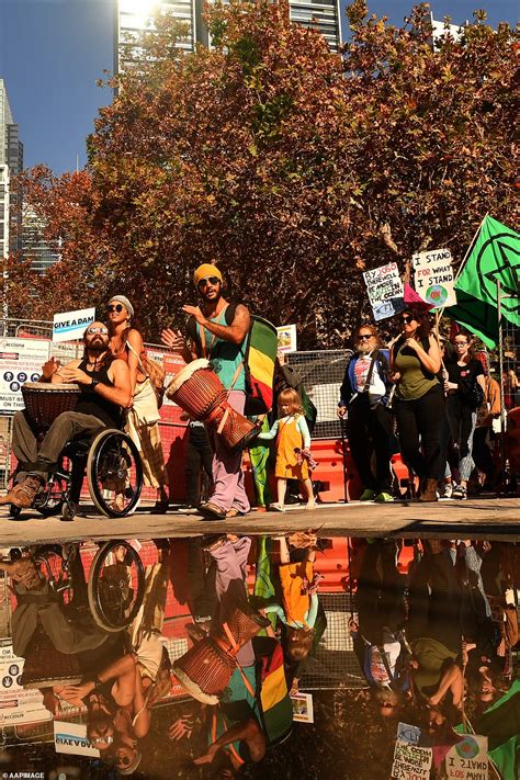 Thousands of protesters wave ‘Abolish Australia’ signs at a Sorry Day rally in Sydney | Daily ...