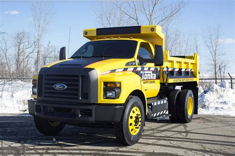 Ford Built a Real Life Tonka Dump Truck Based on the 2016 F-750 [w ...