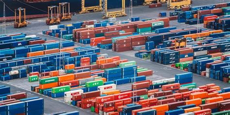 Importance of Container Tracking in Supply Chain Management: 5 Reasons