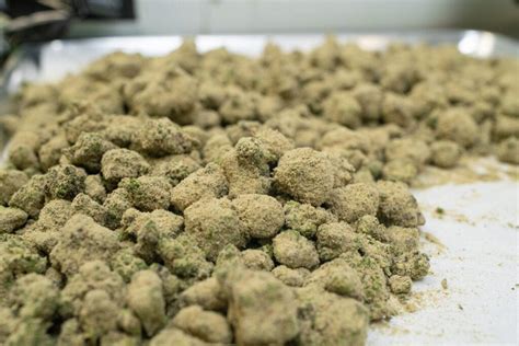 How Do the Effects of Moonrocks Compare to Other Cannabis Products ...