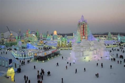 25 Stunning Photos of China's Ice and Snow Festival | Picture places, Snow sculptures, Harbin