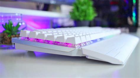 9 Best White Mechanical Keyboard 2024 [Complete Your Setup] - 7Beasts