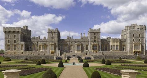 The lavish homes and castles of the Royal Family Windsor Castle ...